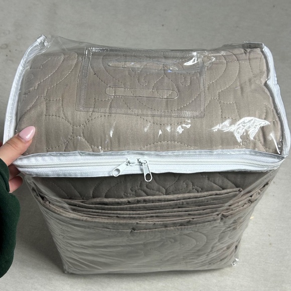 BRAND NEW 510 Design 3-Piece Taupe Quilted Bedspread Set – Full/Queen - Picture 4 of 5